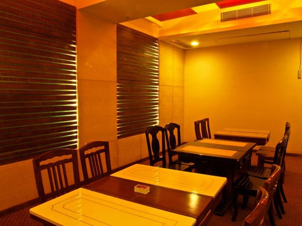 โรงแรมแคมเบย์ แซพไฟร์ คานธีนคร กันตินาการ์ ร้านอาหาร รูปภาพ
